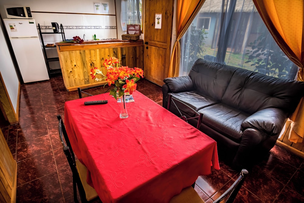 Hotel Y Cabanas Henua Iti 26/50