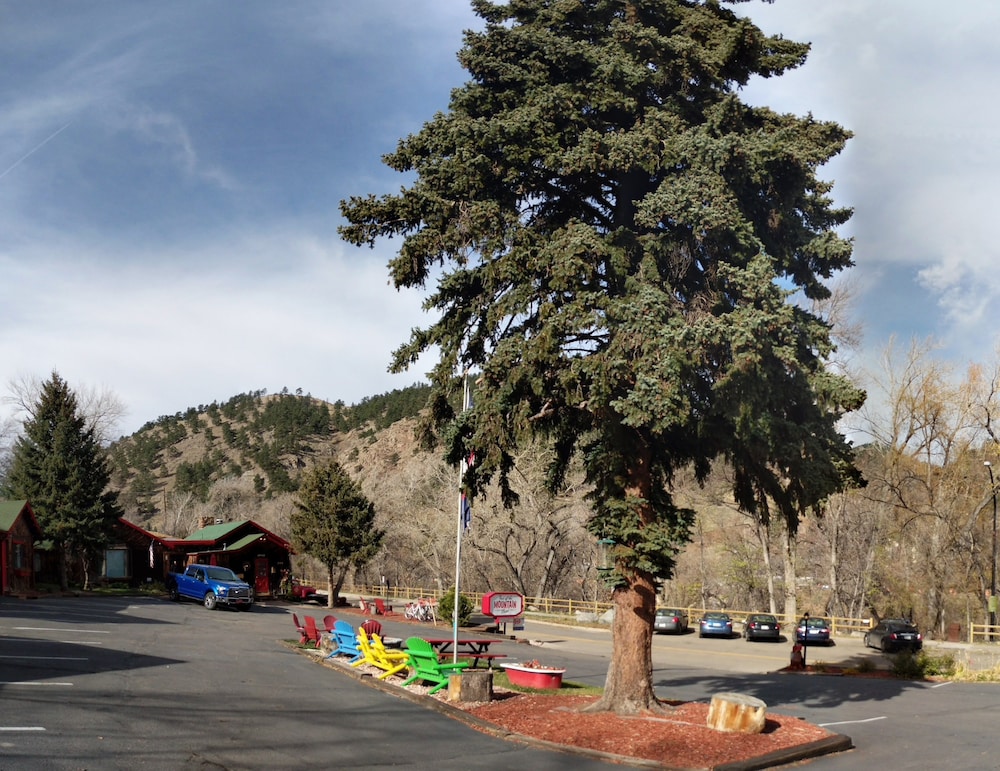 Foot of the Mountain Motel 63/71