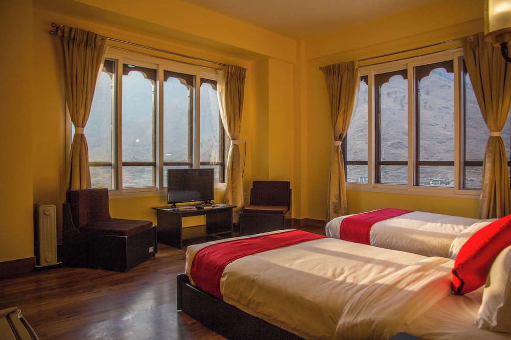 Bhutan Silverpine Resort 25/50