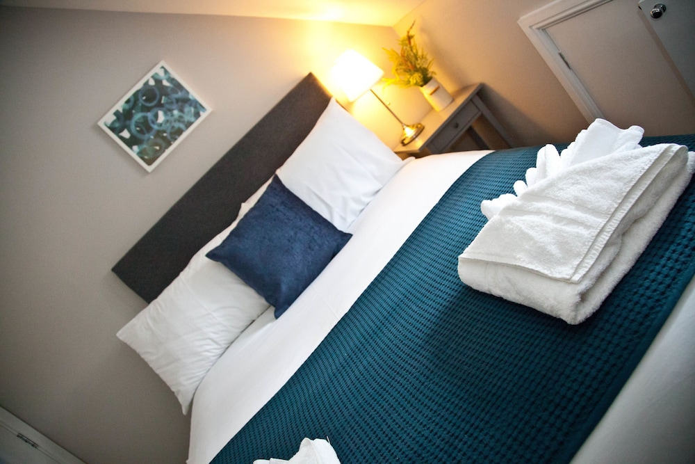 Rowton Poplars Hotel 22/38