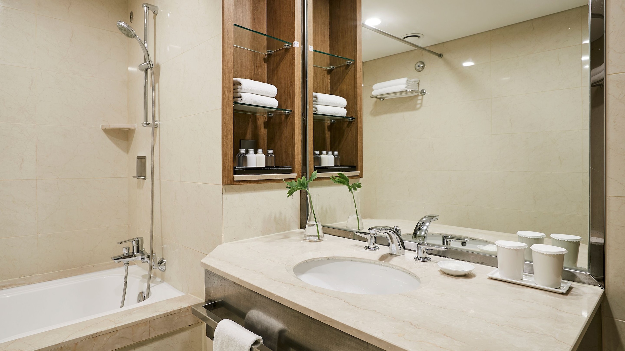 Duplex, 2 Double Beds, Pool Access، The Suites Hotel Jeju 5/5