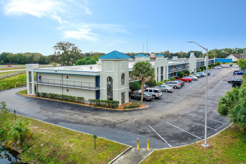 Stayable Suites Lakeland 5/66