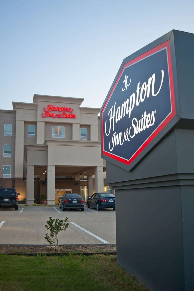 Hampton Inn and Suites Denison, TX 5/60