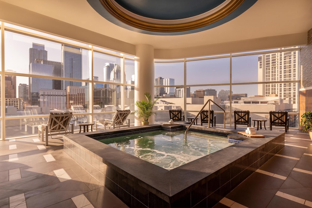 Fairmont Austin 42/72