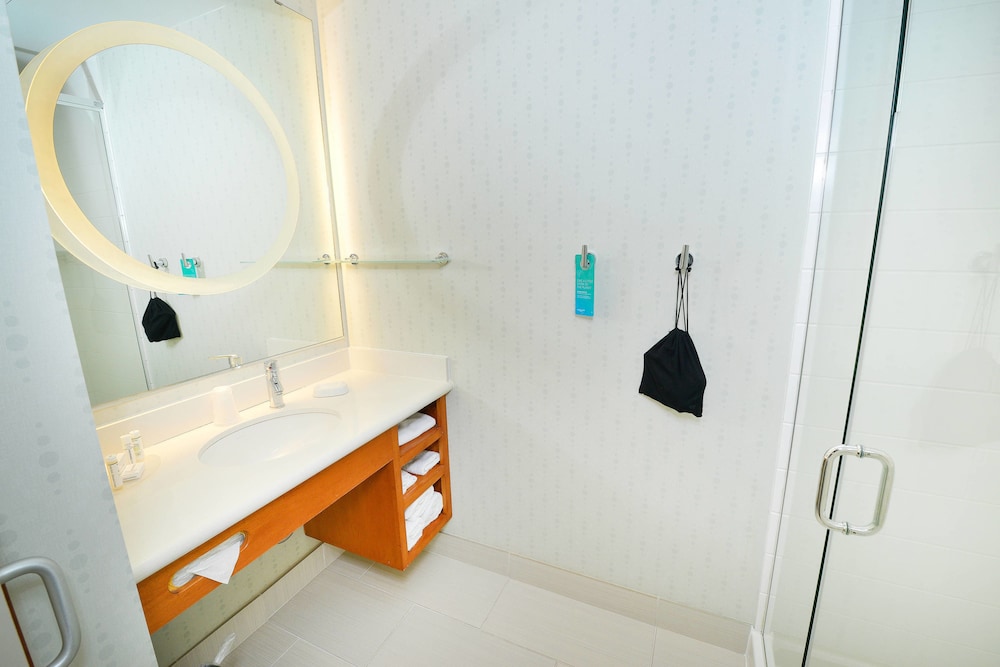 SpringHill Suites by Marriott Grand Forks 33/35