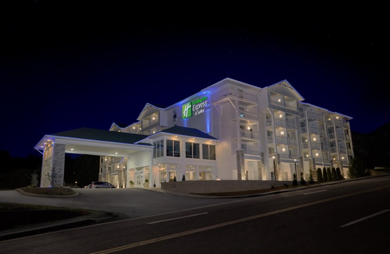 Holiday Inn Express And Suites Pigeon Forge Sevierville 4/49