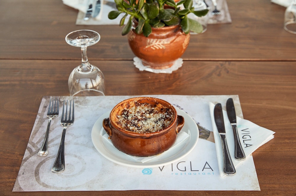 Vigla Hotel 62/75