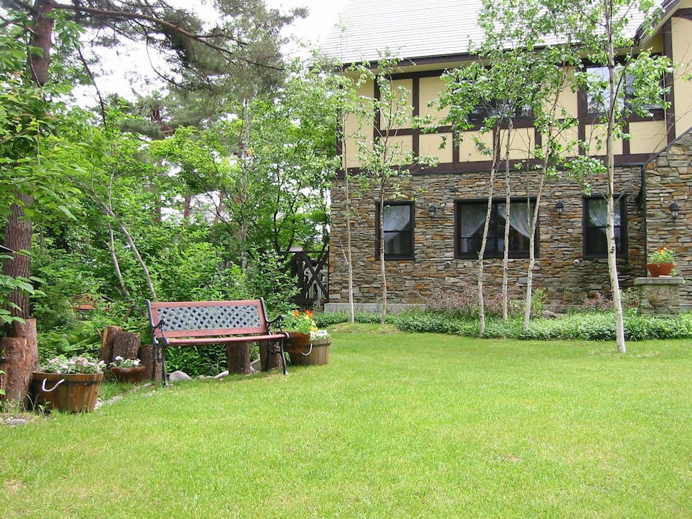 Petit Hotel Anise Garden 48/51