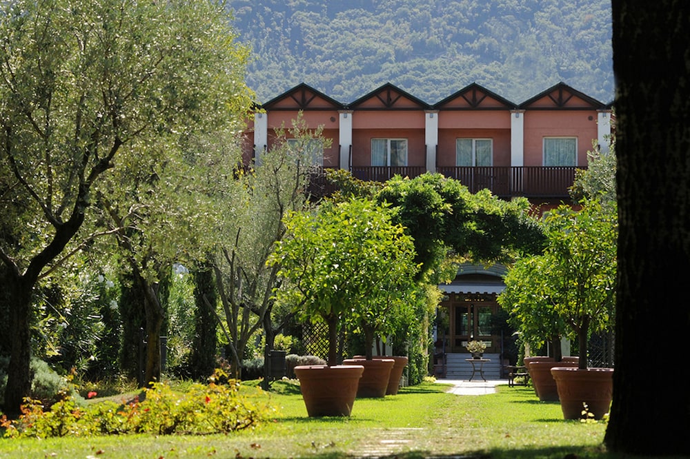 Iseolago Hotel 4/62