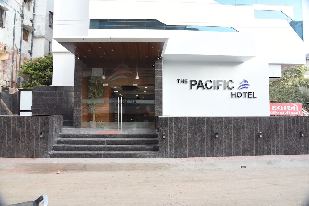 THE PACIFIC HOTEL 5/40