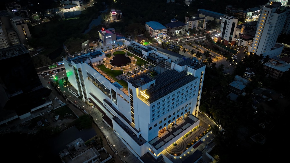Gokulam Grand Hotel Kozhikode 4/37