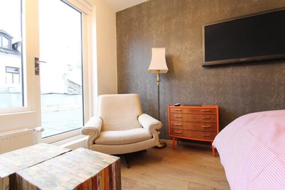 OK Hotel 48/66