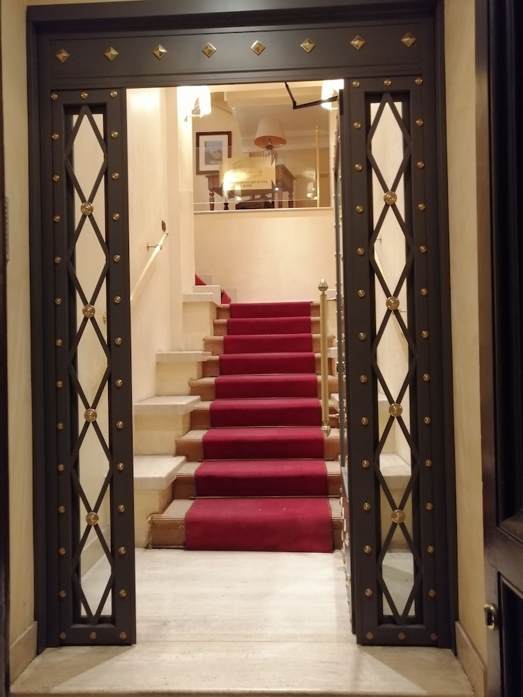 COLOSSEO STUDIO SUITES 11/17