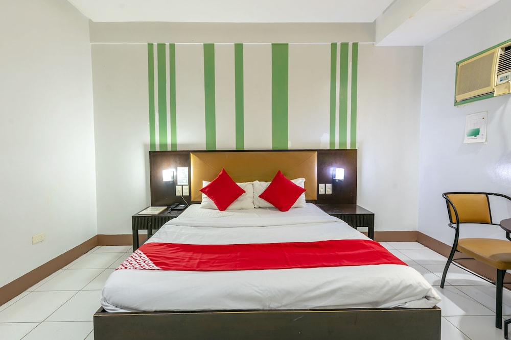 Capital O 176 Bliss Hotel 17/60