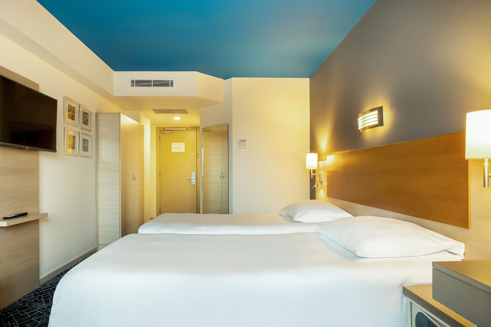 Radisson hotel Baku 13/80