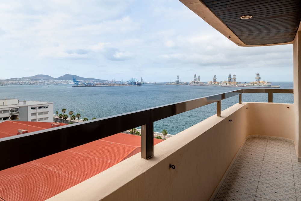 Ac Hotel Iberia Las Palmas By Marriott 3/54