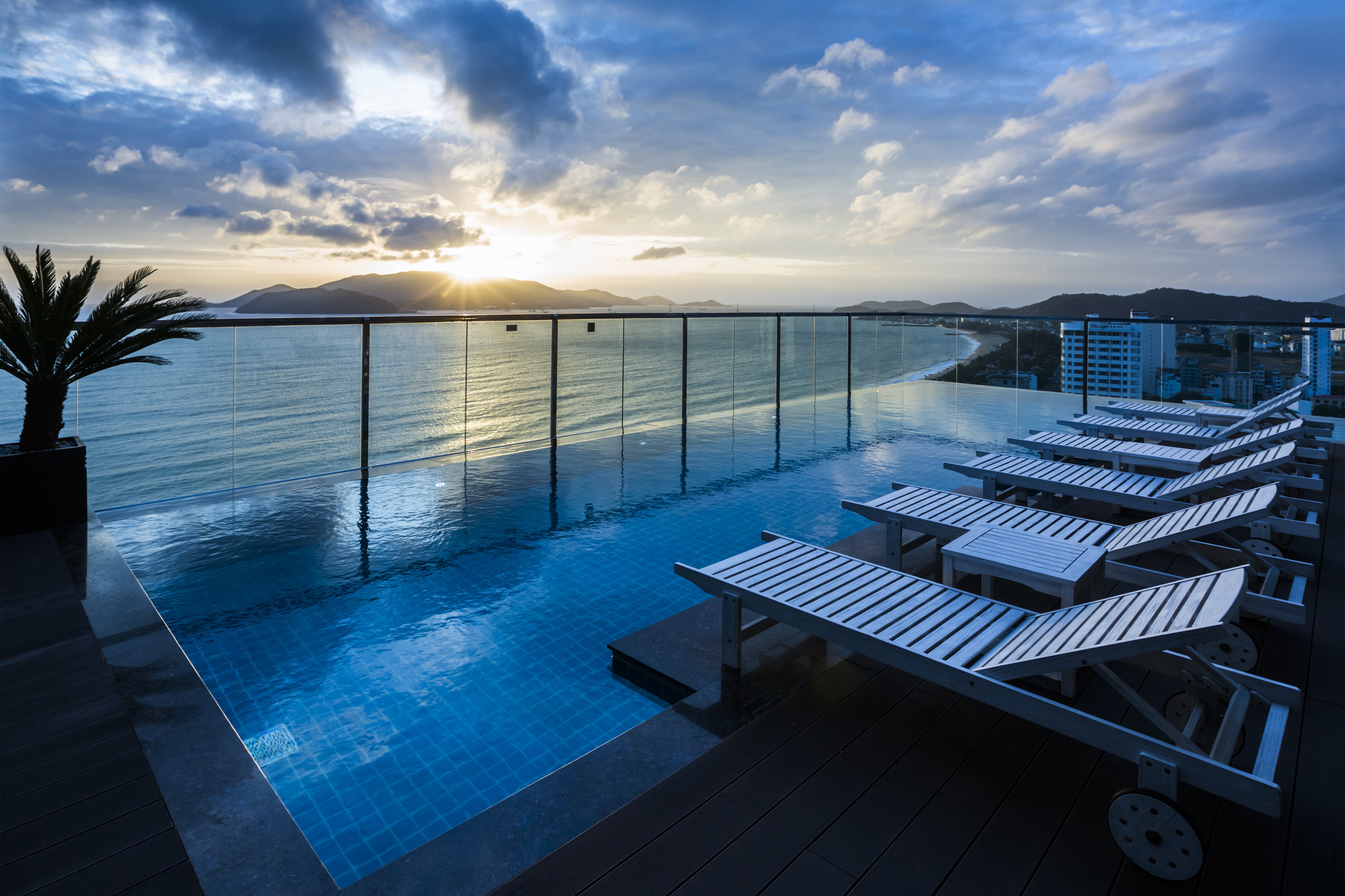 Alana Nha Trang Beach Hotel 61/83