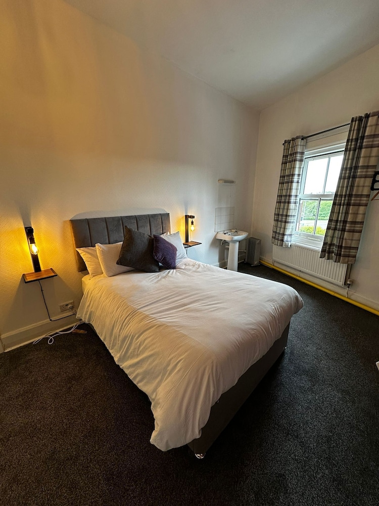 Station Hotel 16/56