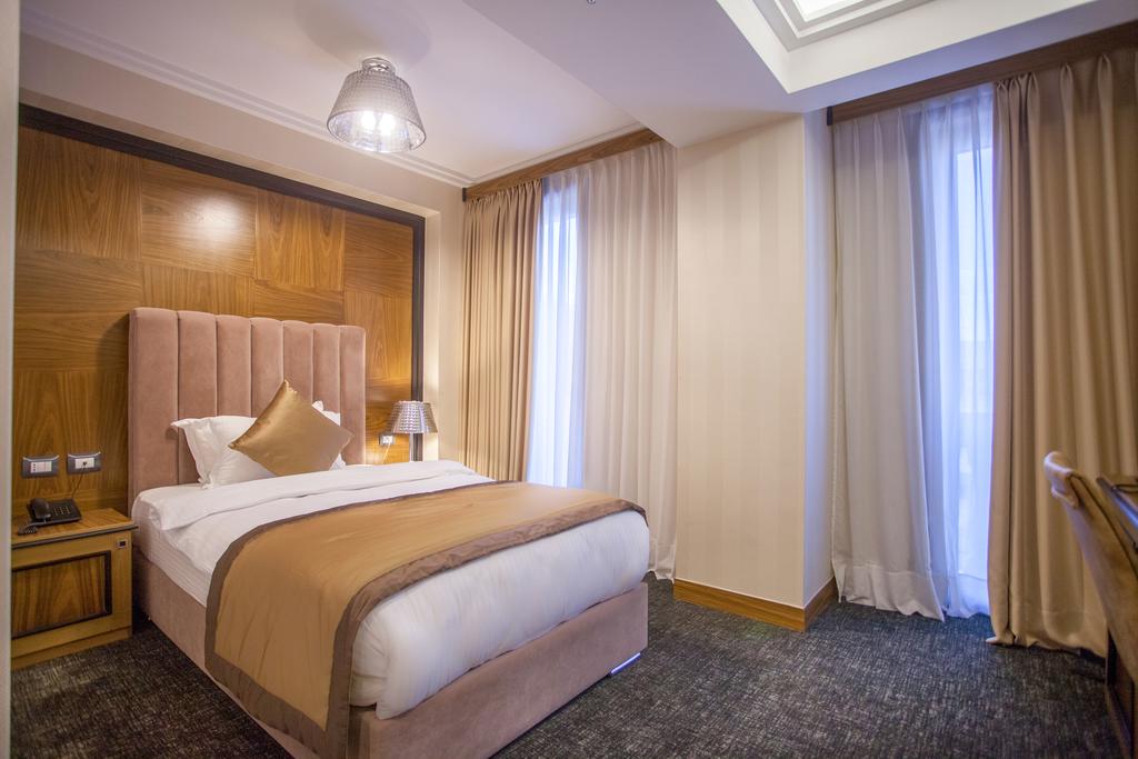 DELUXE SINGLE ROOM