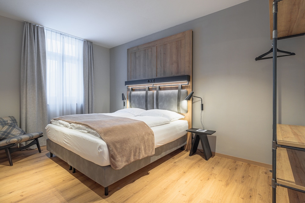 TOP ALPINE INN Davos Dorf 13/50