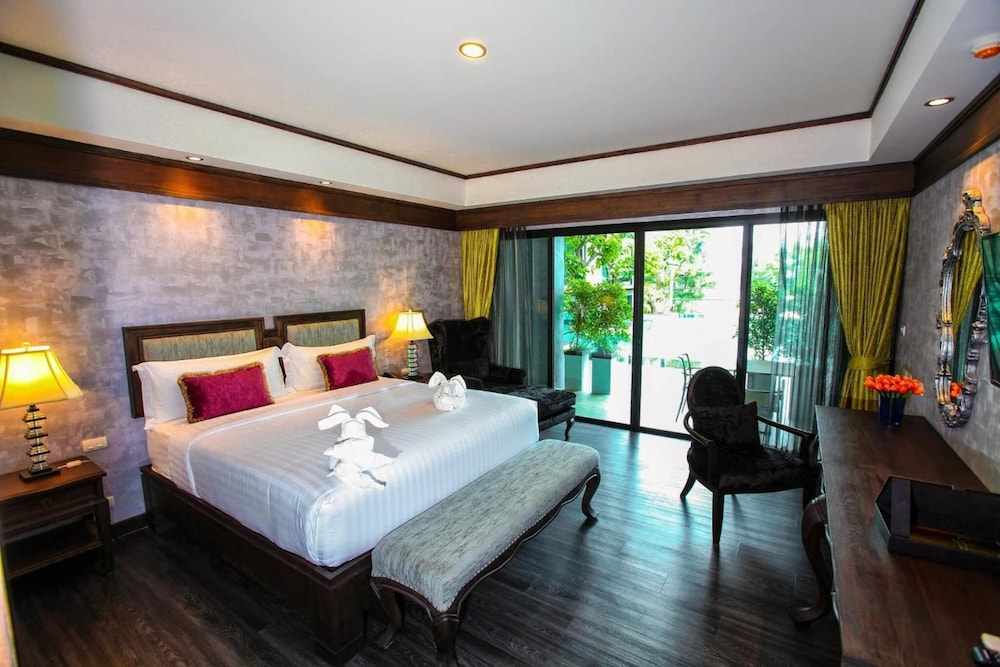 I Calm Resort Cha Am 24/72