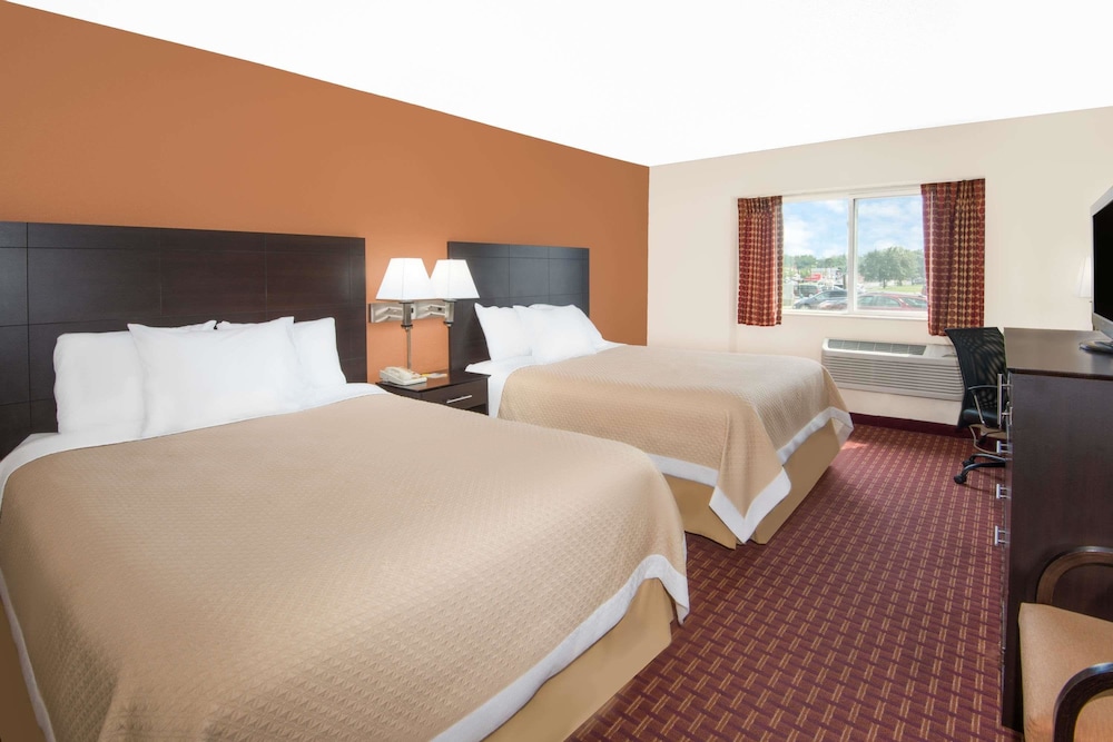 Days Inn by Wyndham Ames 14/33