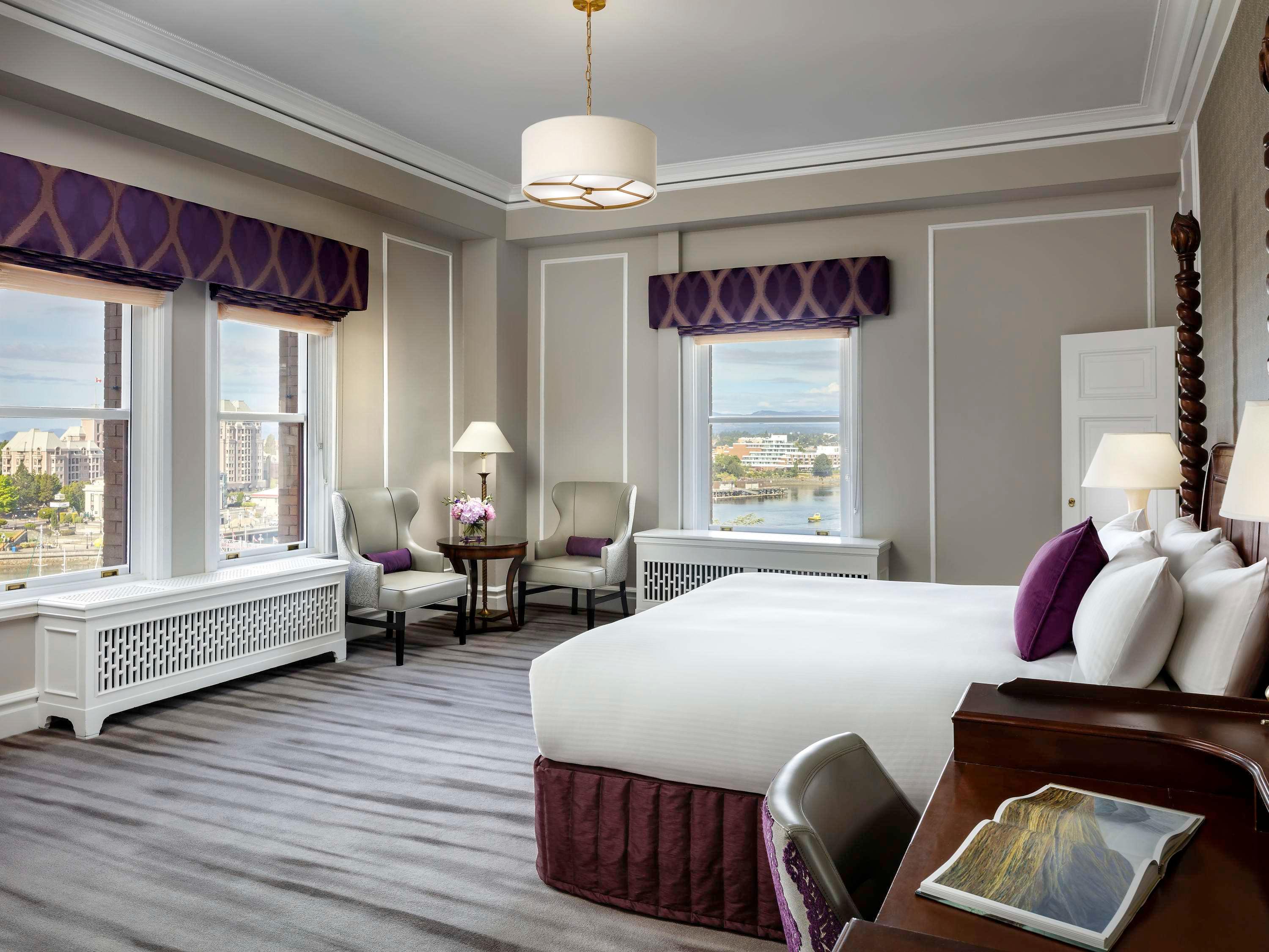 1 Bedroom, Signature, Suite, King Bed, Harbour View, 2 Bathrooms, Living Area