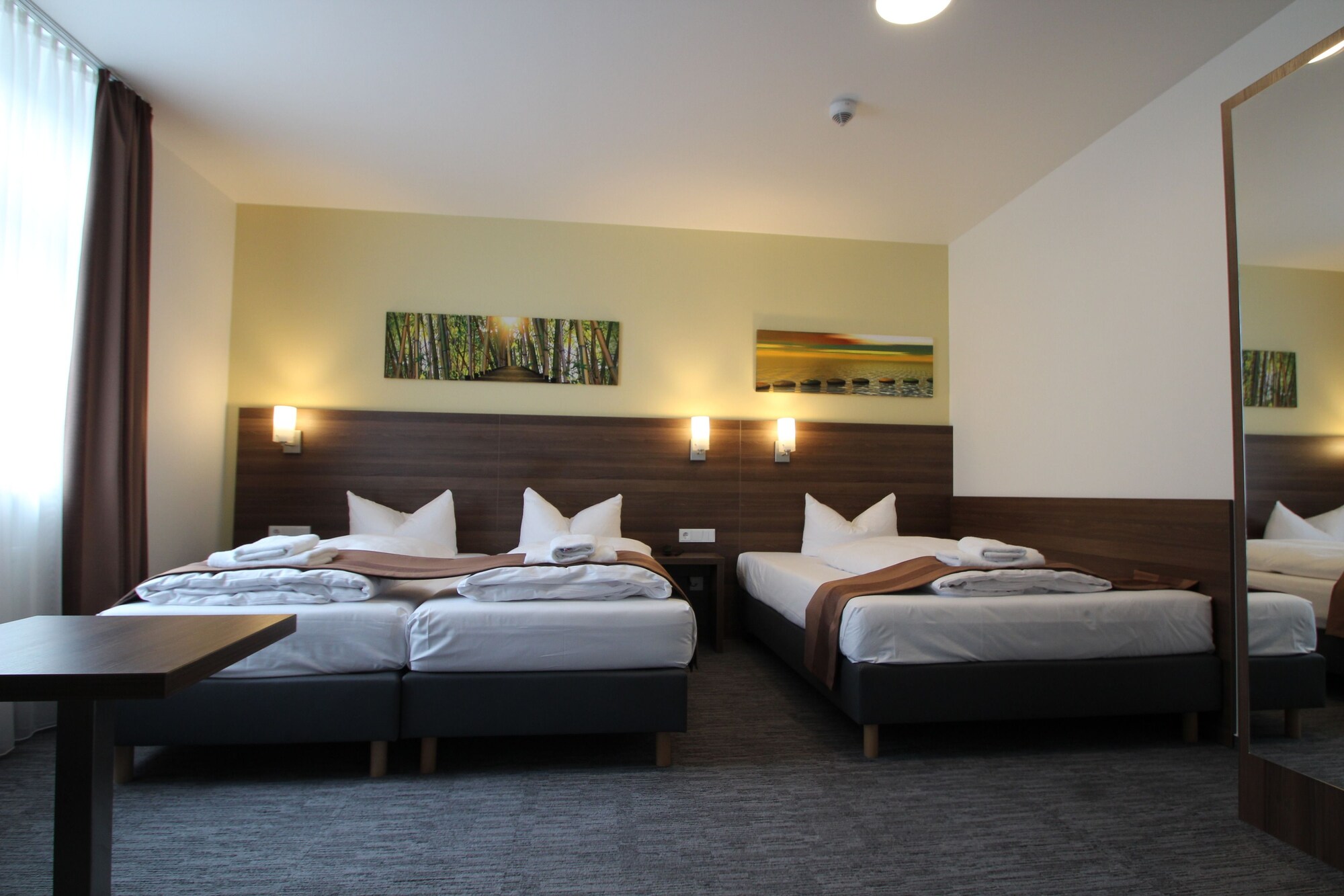 ROOM, TRIPLE