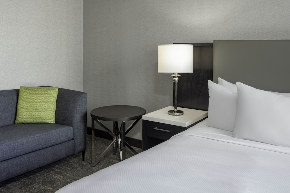 Hilton Vancouver Metrotown 41/51
