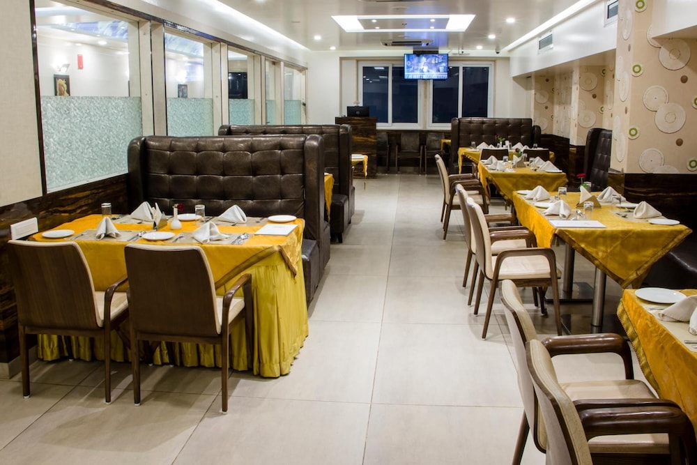 The Avr Hotels & Banquets 23/36