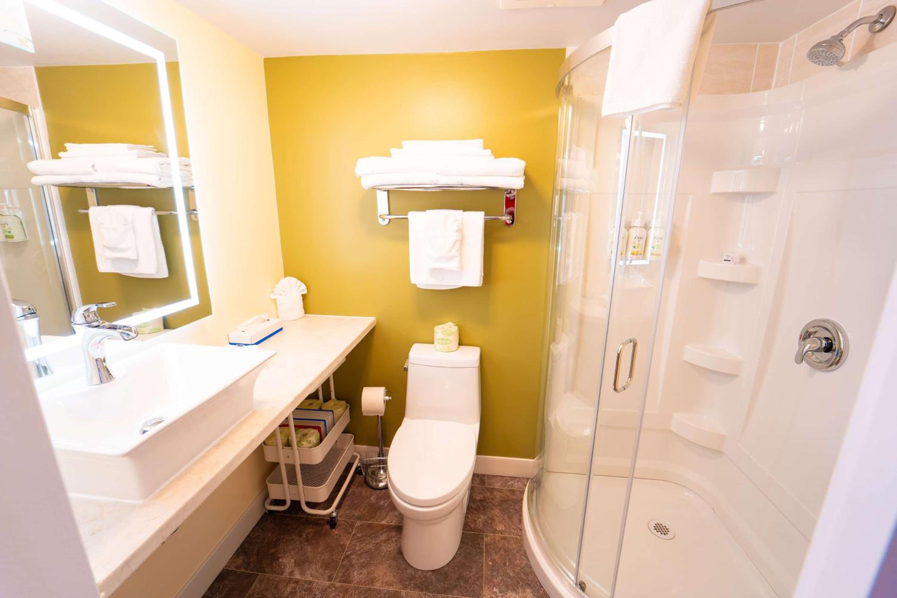 Room, Kitchenette