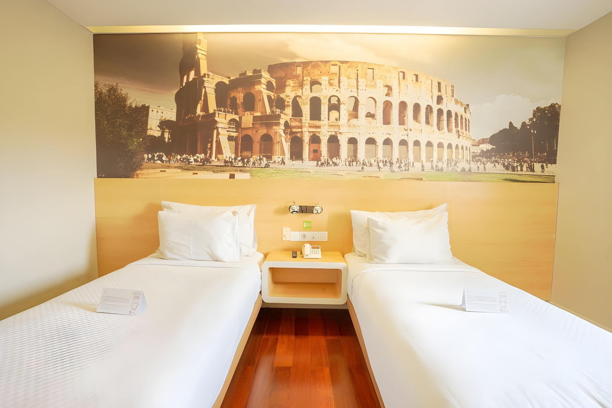 Life Hotel Stasiun Kota Surabaya 15/29