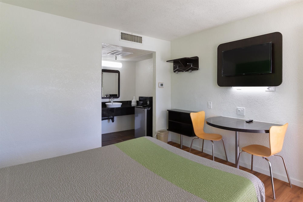 Motel6 Barstow, CA 31/57