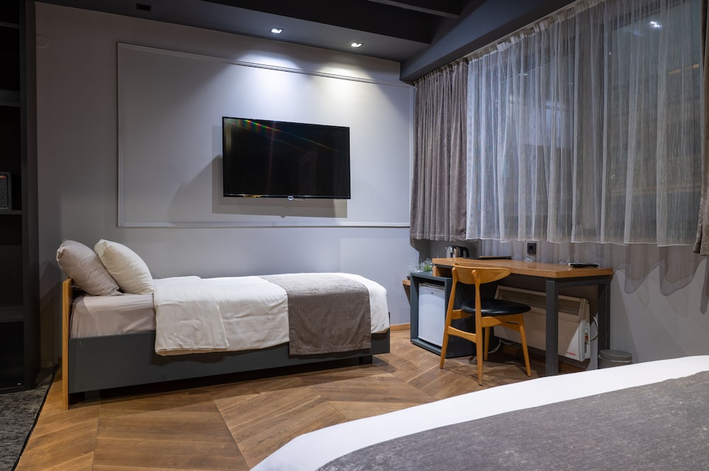 Hotel London B&B 16/44