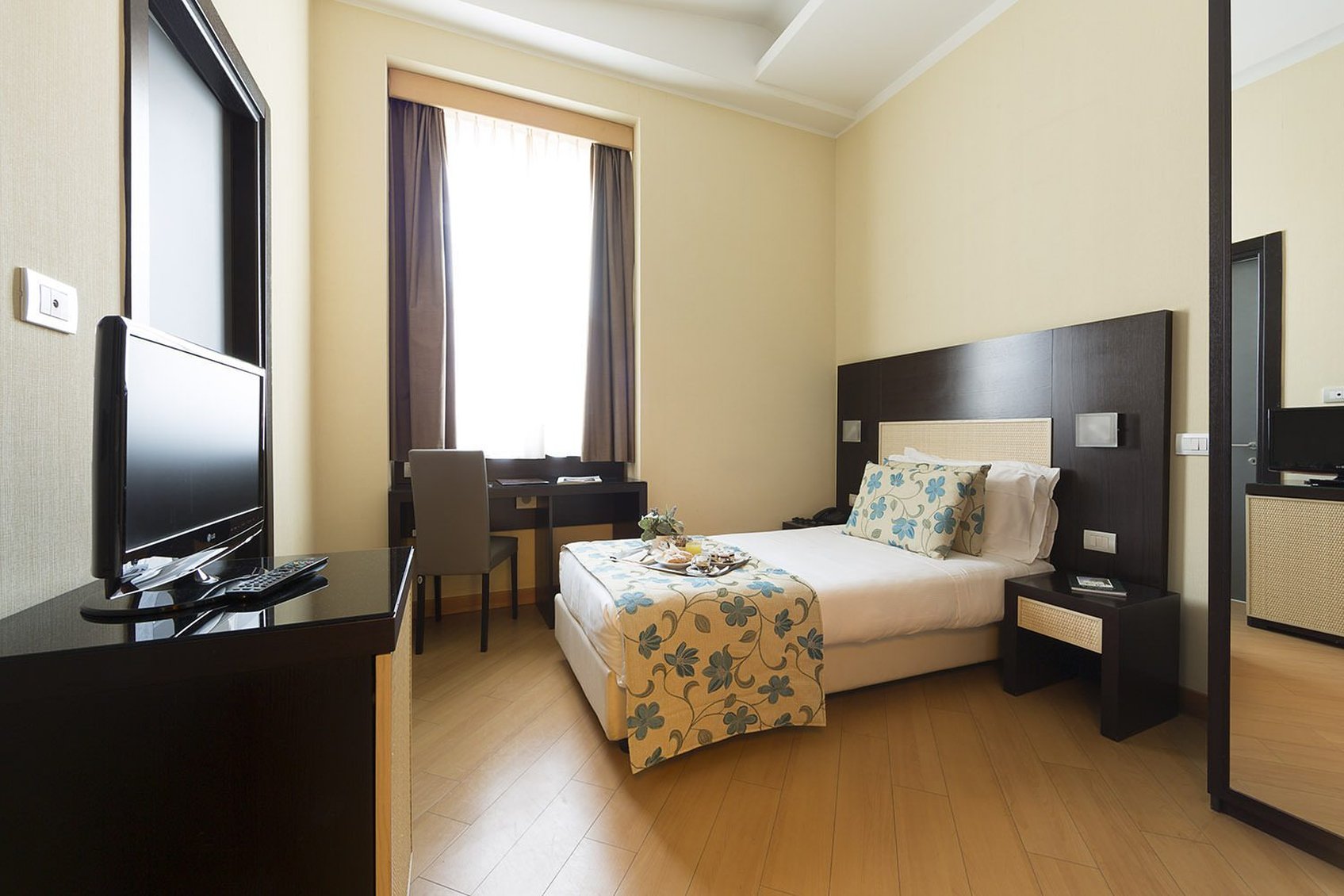 Hotel Naples 37/71
