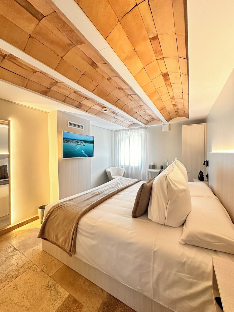 Boutique Hotel Comtal Empuries 13/50