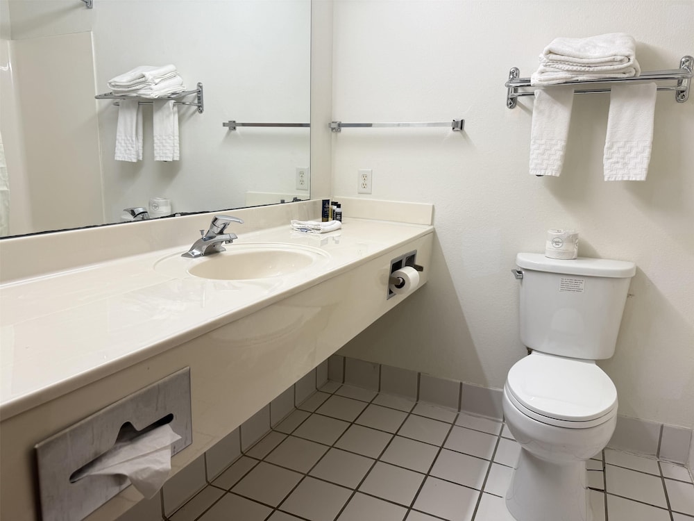 SureStay by Best Western Obetz Rickenbacker Airport 38/45
