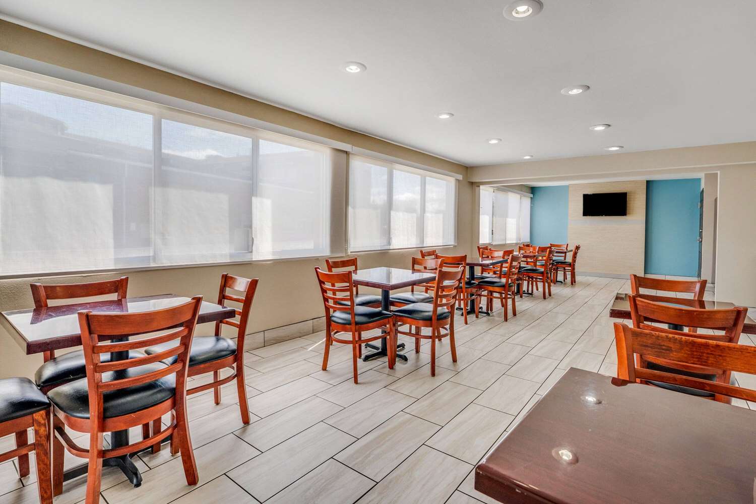 Days Inn By Wyndham Albany Suny 9/12