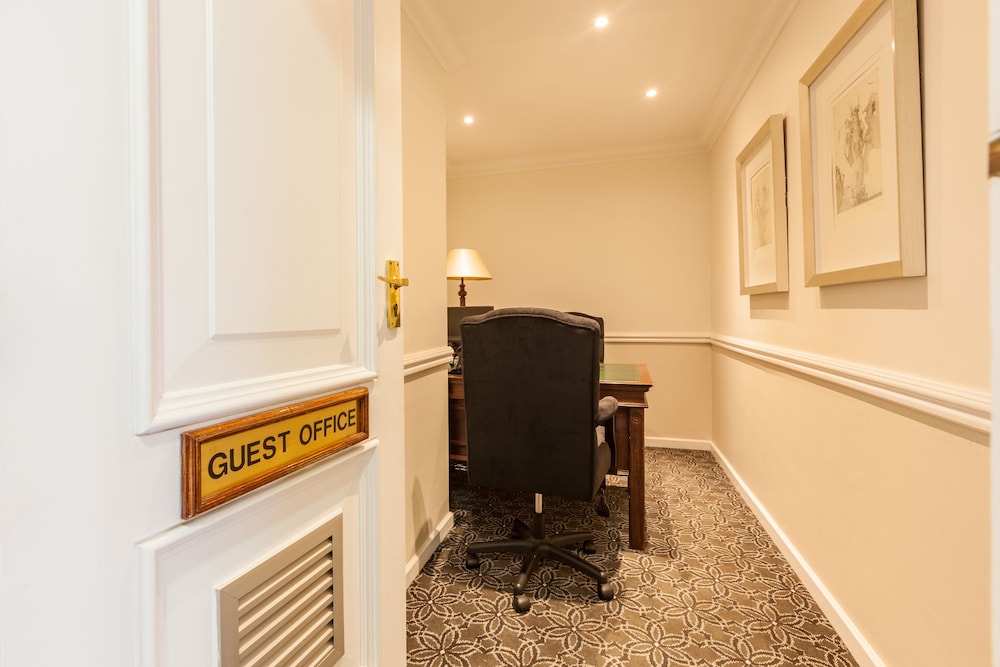 Courtyard Hotel Rosebank 46/47