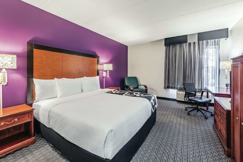 La Quinta Inn & Suites by Wyndham Naples East I-75 16/45