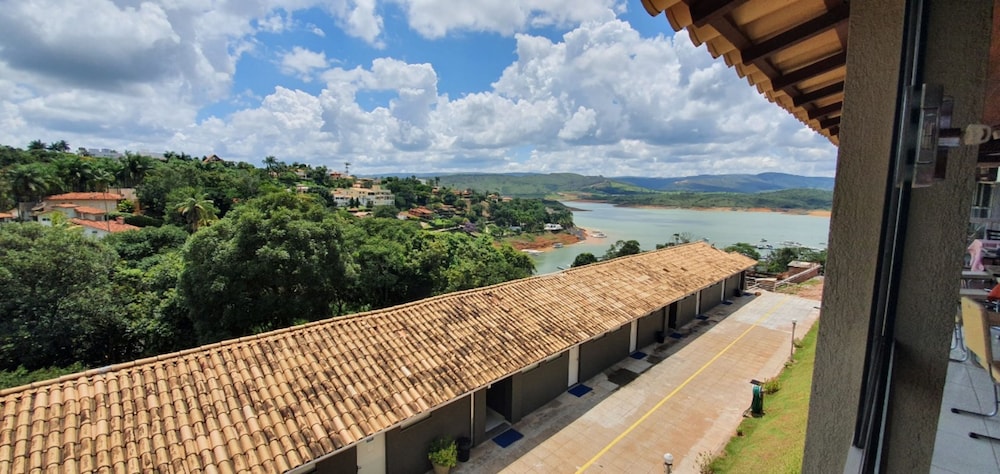 Hotel Escarpas do Lago 26/30