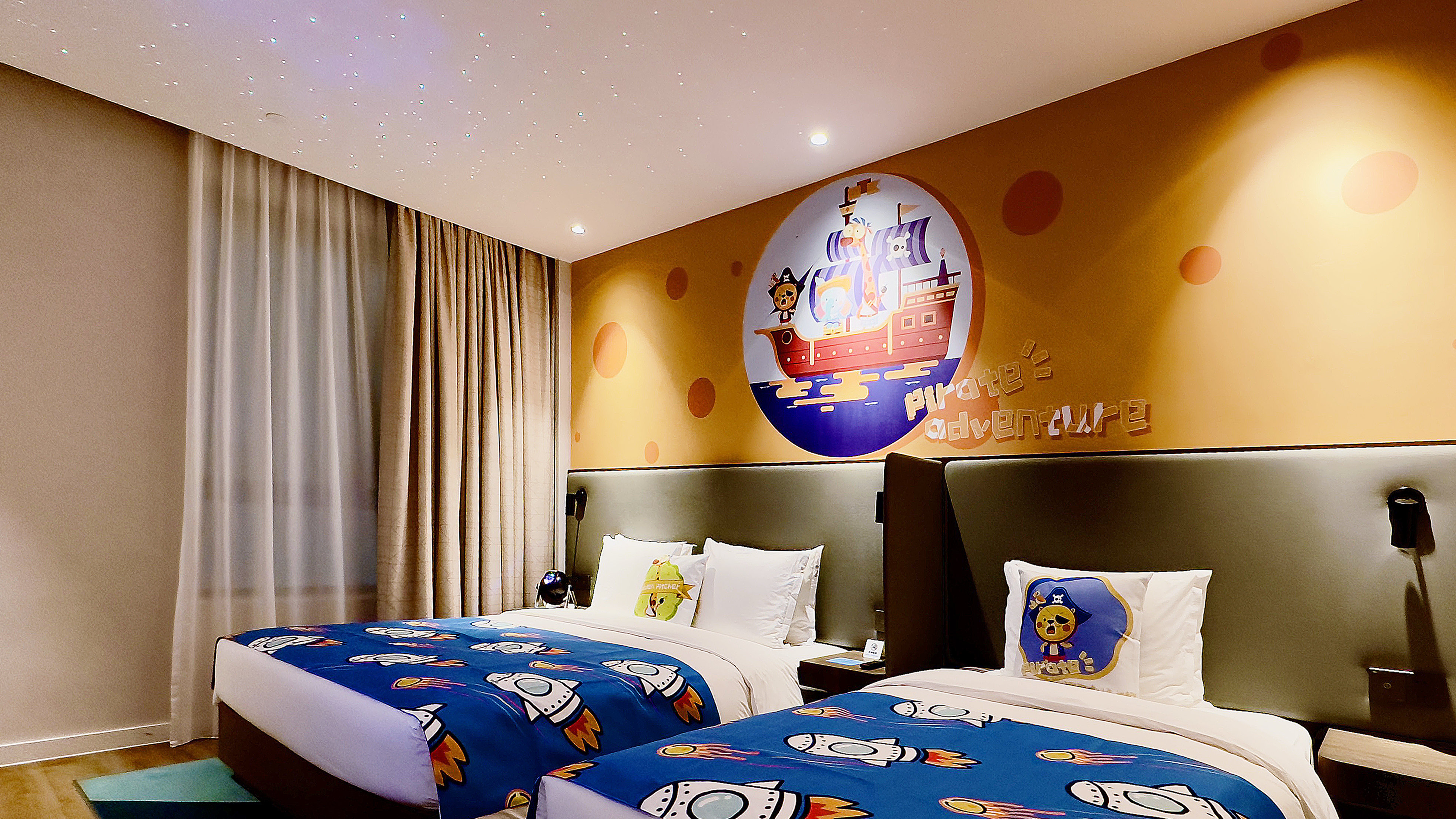 Kids Theme, Standard, 1 King and 1 Single Beds