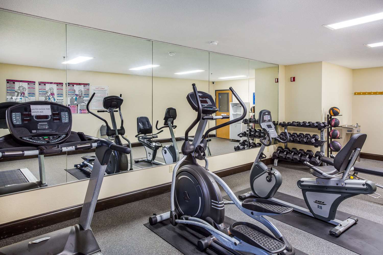 Comfort Inn Charleston South Charleston, WV 9/22