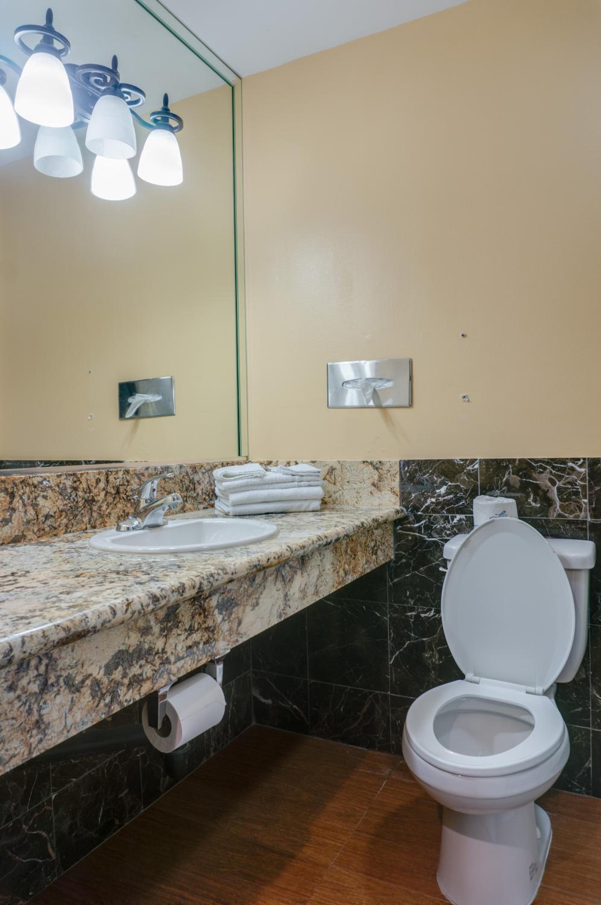 Redondo Beach Inn 58/61