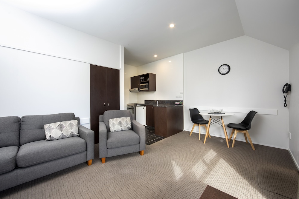 Ashford Motor Lodge 40/57