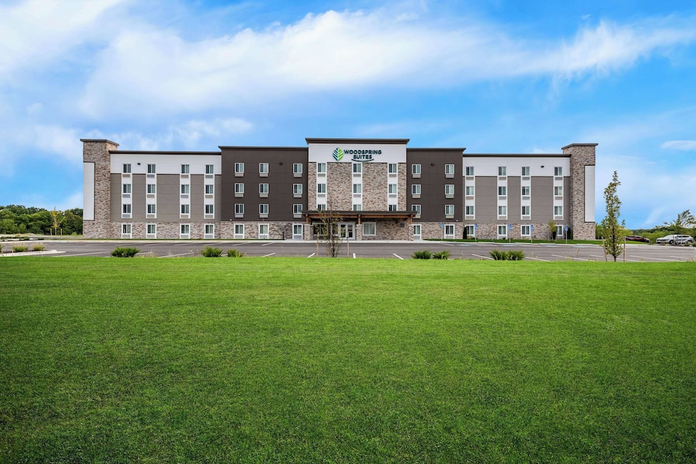 Woodspring Suites Kansas City Airport photo2