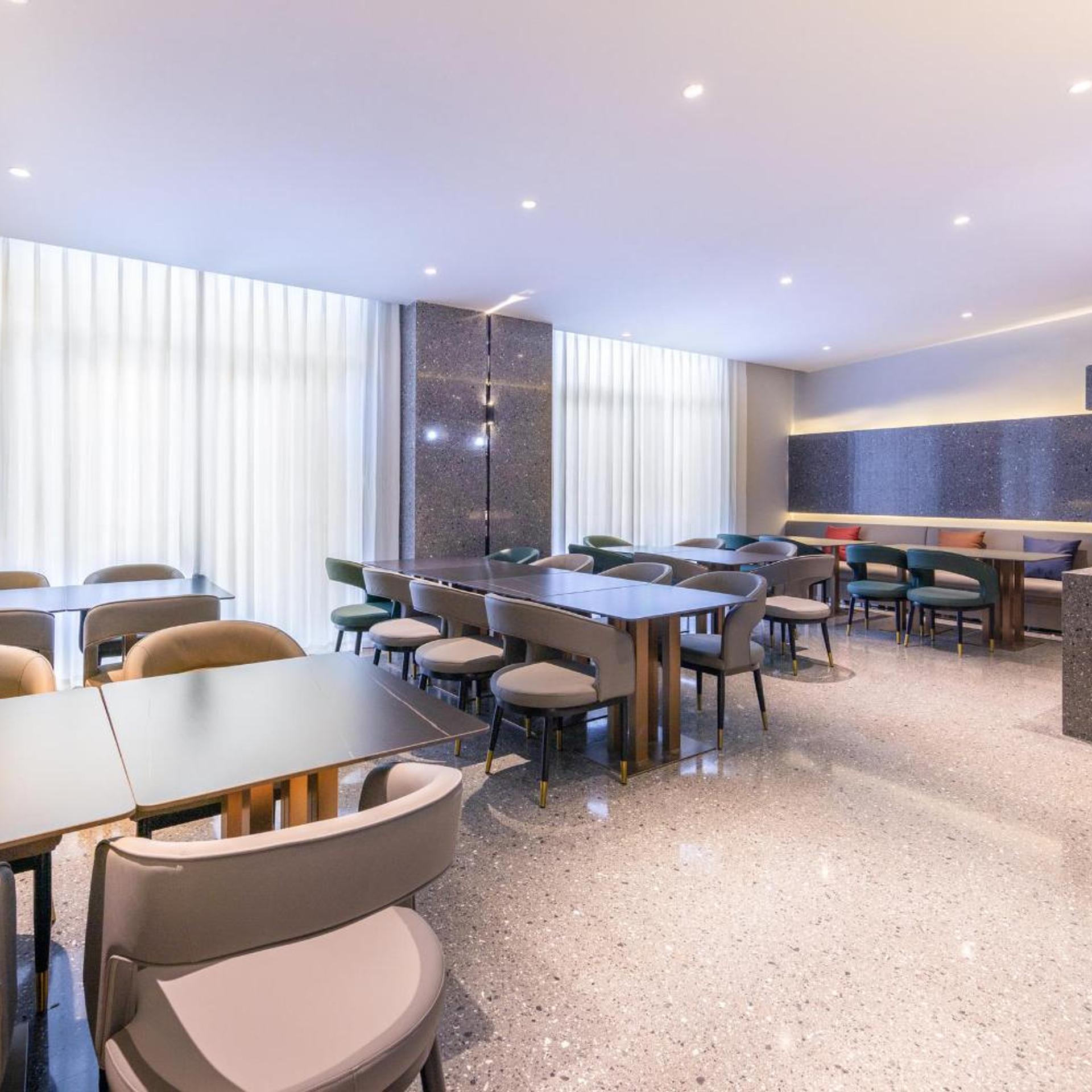 Atour X Hotel Majiabao Metro Station Beijing South Railway Station 32/43