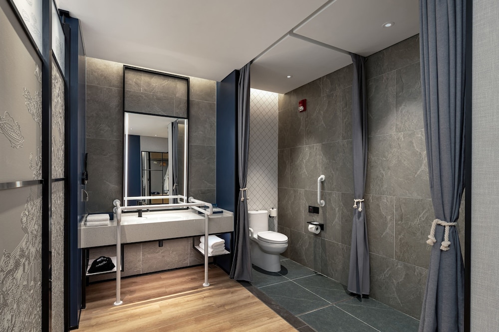 Aloft Yantai 36/38
