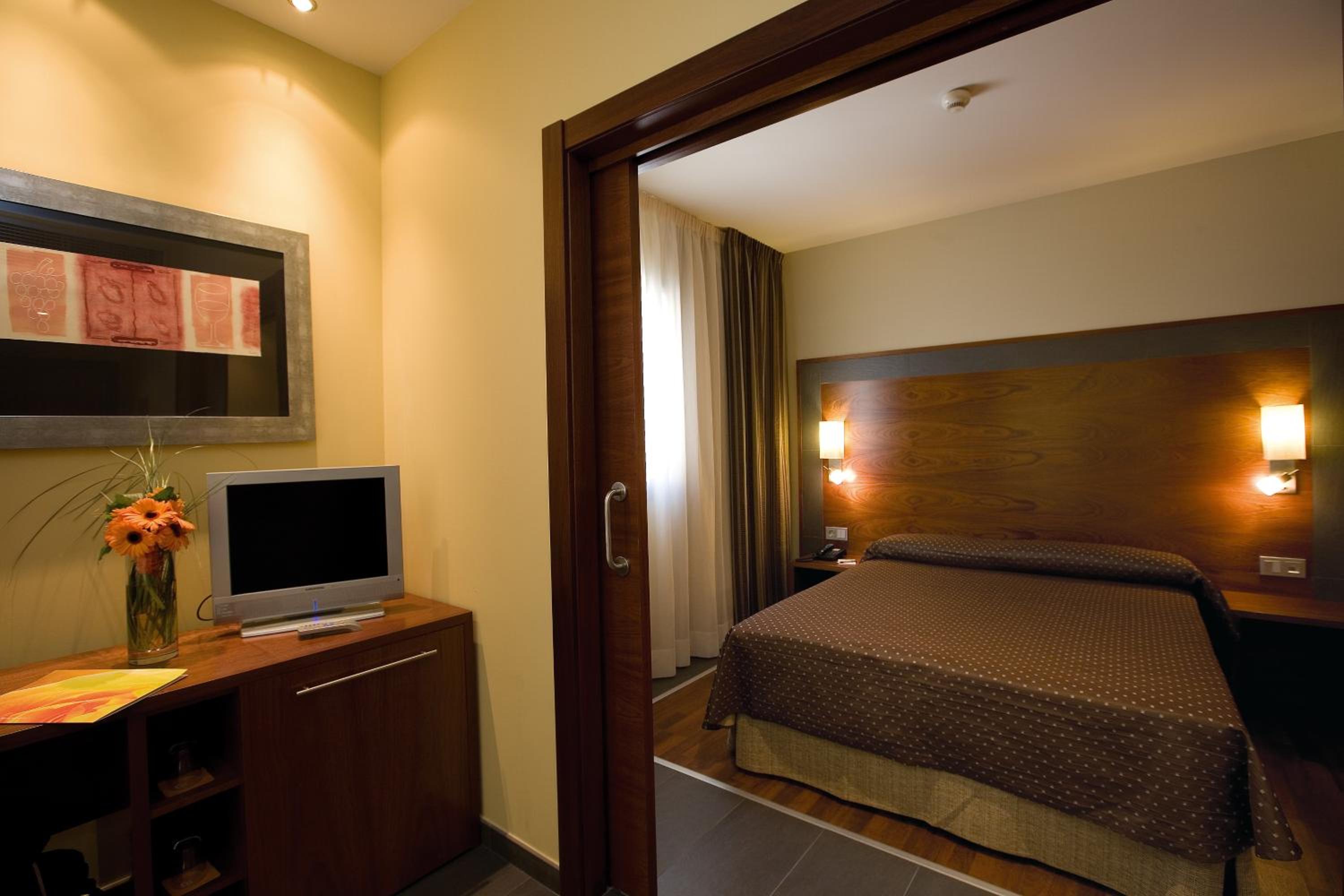 غرفة عائلية بسرير مزدوج مع أريكة، Hotel F G Logrono 3/5