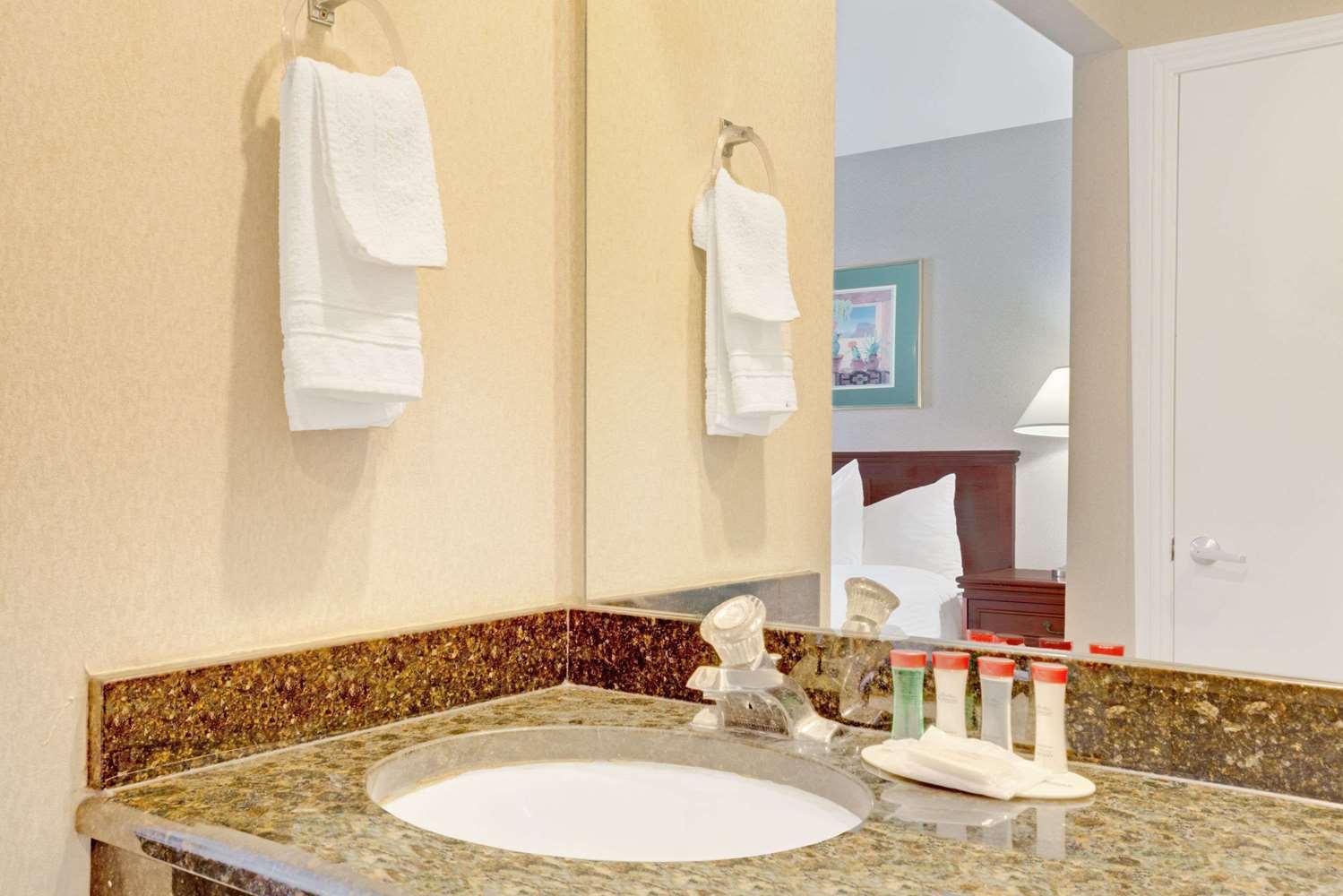 Ramada By Wyndham Draper 35/36